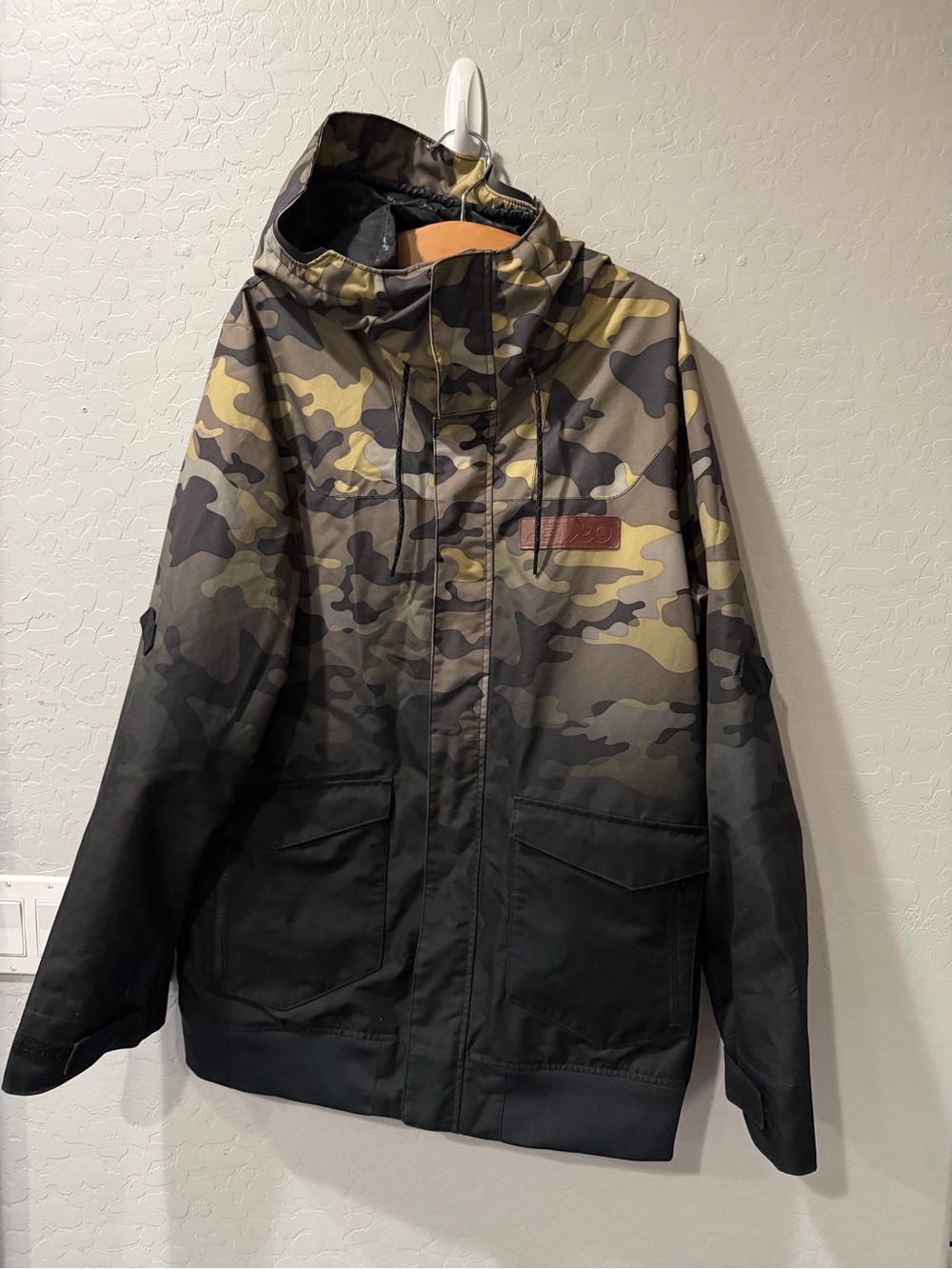 Oakley Nighthawk BioZone Gradient Camo Jacket XL Bin 3